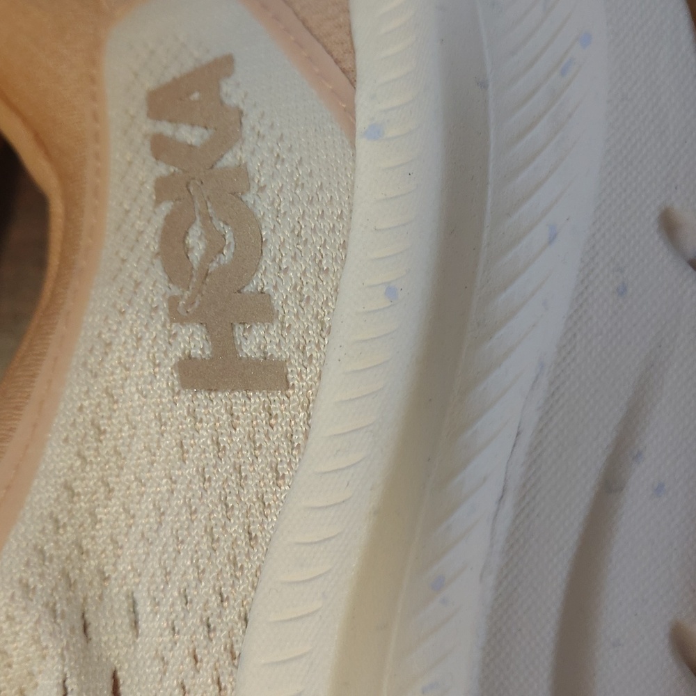 NEW! Hoka Kawana 2.Colour: vanilla /sandstone. Size 10 B - Picture 8 of 15